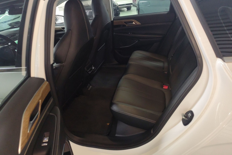 小鹏P5 2022款 550E中控内饰7004