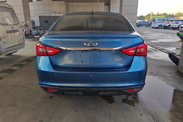 奇瑞 艾瑞泽5 2016款 1.5L 手动领锐版车身外观6