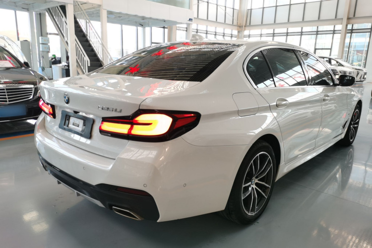 宝马5系 2022款 改款二 525Li M运动套装车身外观7