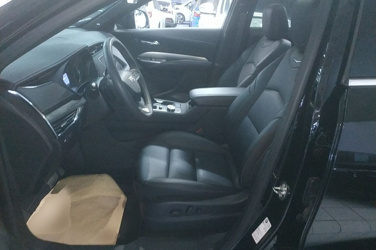 凯迪拉克XT4 2023款 28T 两驱豪华型中控内饰19