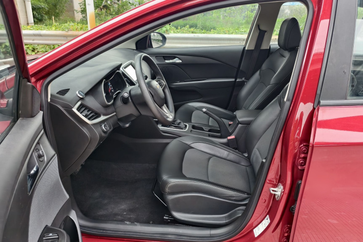 雪佛兰 科沃兹 2019款 325T 双离合欣悦版中控内饰7006