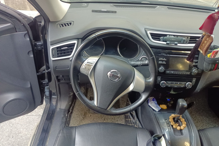 日产 奇骏 2014款 2.5L CVT豪华版 4WD局部细节13