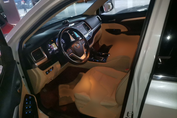 丰田 汉兰达 2015款 2.0T 四驱豪华版 7座局部细节19