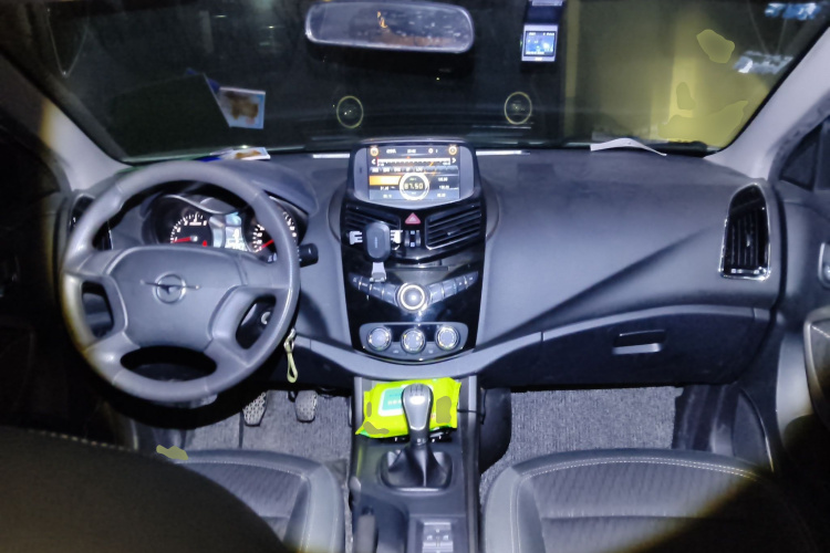 海马S5 2015款 1.6L 手动舒适型中控内饰12