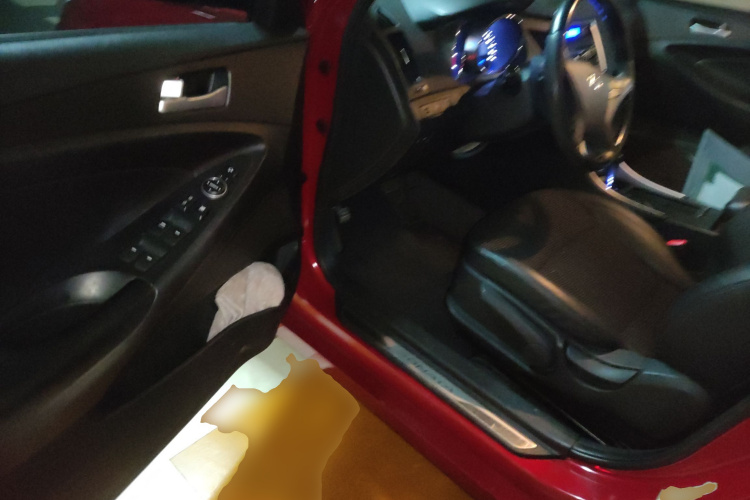 现代 索纳塔 2011款 2.0L 自动领先版中控内饰20