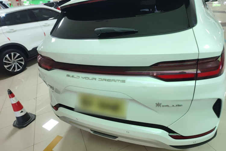 比亚迪 宋PLUS新能源 2023款 冠军版 DM-i 110KM 旗舰型车身外观6