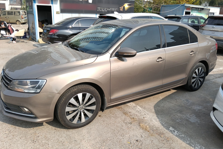 大众 速腾 2017款 1.6L 自动舒适型车身外观4