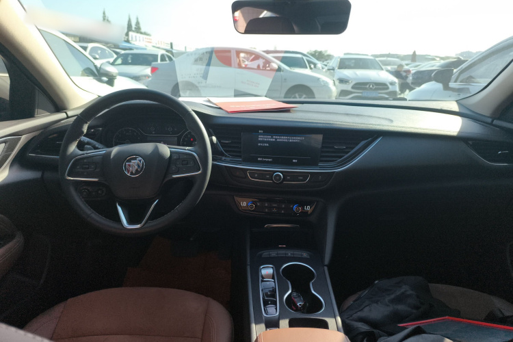 别克 君威 2023款 552T 智享型中控内饰12