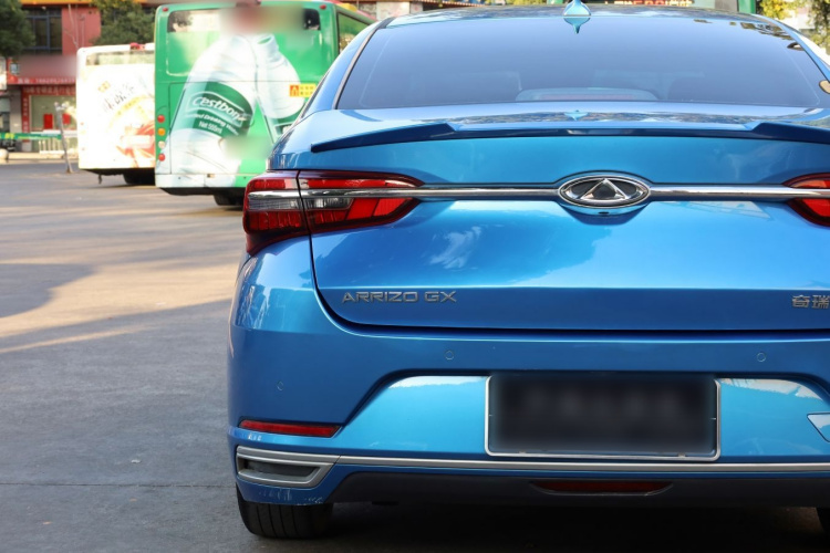 奇瑞 艾瑞泽GX 2019款 Pro 1.5T CVT睿色版 国VI车身外观6008