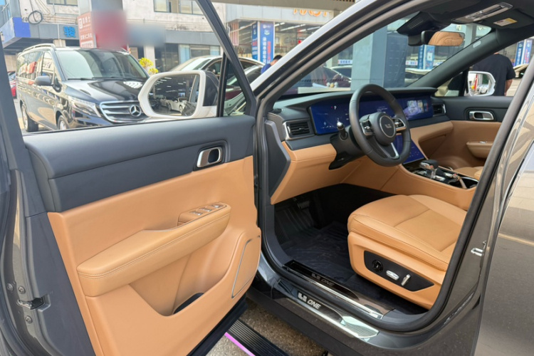 理想汽车 理想ONE 2021款 增程6座版中控内饰7001