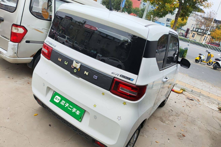 五菱汽车 宏光MINIEV 2022款 自在款 磷酸铁锂车身外观6005