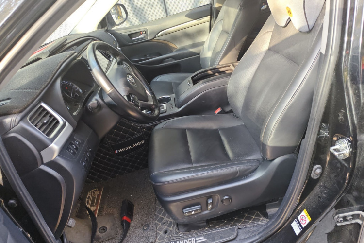 丰田 汉兰达 2018款 2.0T 四驱至尊版 7座 国VI局部细节19