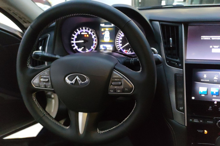 英菲尼迪Q50L 2016款 2.0T 进取版中控内饰12