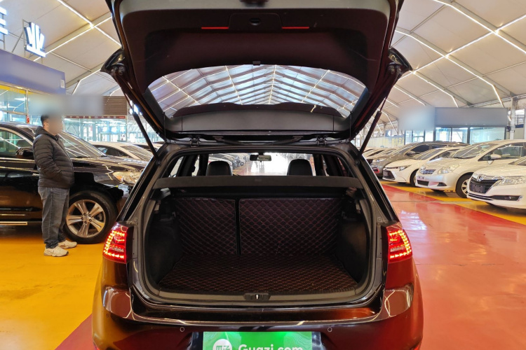 大众 高尔夫 2017款 280TSI 自动R-Line百万辆纪念版局部细节23