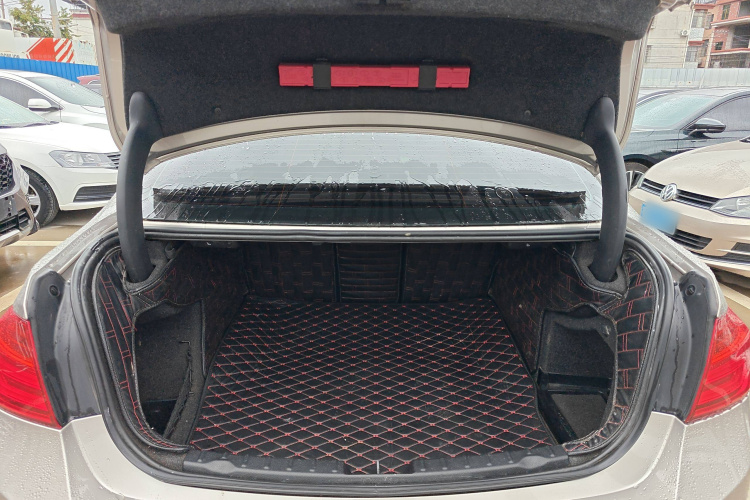 宝马3系 2015款 316Li 时尚型局部细节23