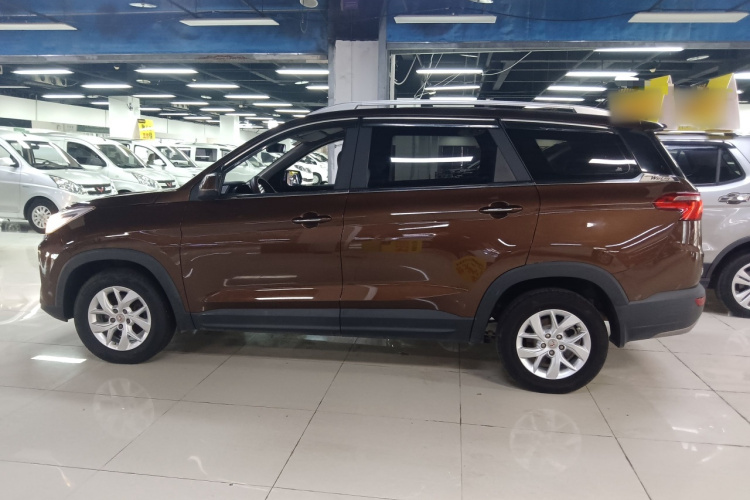 五菱汽车 五菱宏光S3 2019款 1.5L 手动豪华型 国VI车身外观6003