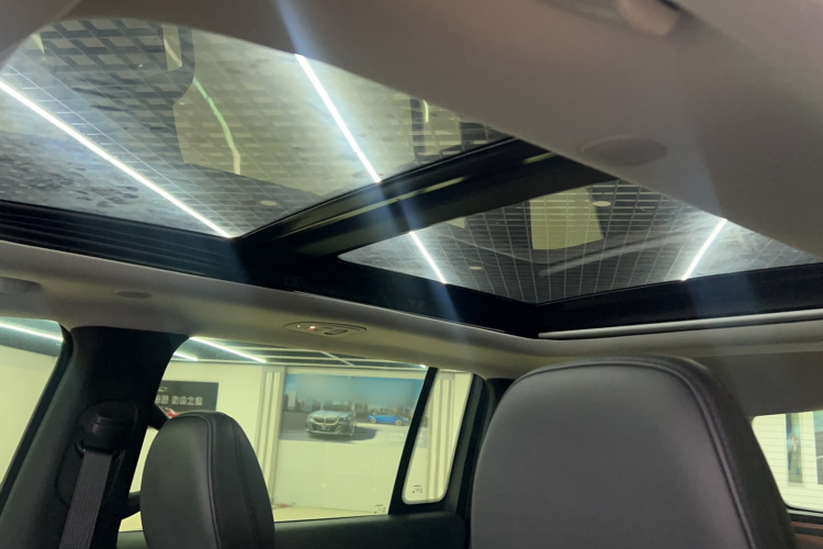 Jeep 大指挥官 2018款 2.0T 两驱进享版 国V中控内饰7005