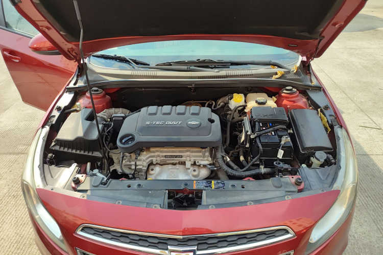 雪佛兰 科鲁兹 2015款 1.5L 经典 SE MT机舱底盘24