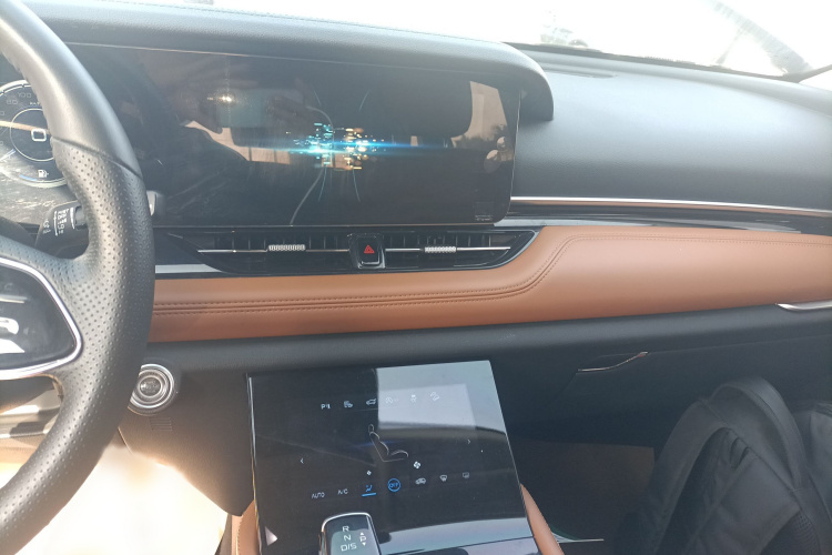 奔腾T99 2023款 2.0T 自动尊享型（6AT）局部细节16