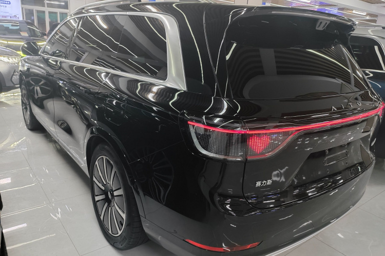 鸿蒙智行 问界M9 2025款 纯电 Ultra版 100kWh 5座版车身外观6003