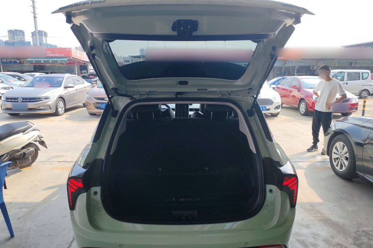 哪吒汽车 哪吒V 2022款 潮 400 Lite局部细节23