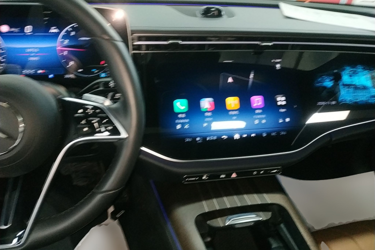 奔驰E级 2024款 E 300 L 豪华型中控内饰12