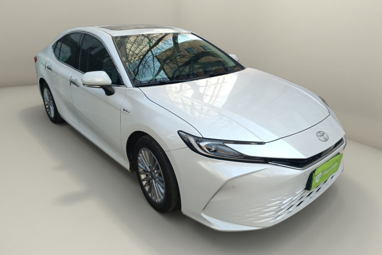 丰田 凯美瑞 2024款 双擎 2.0HGVP 豪华版车身外观3