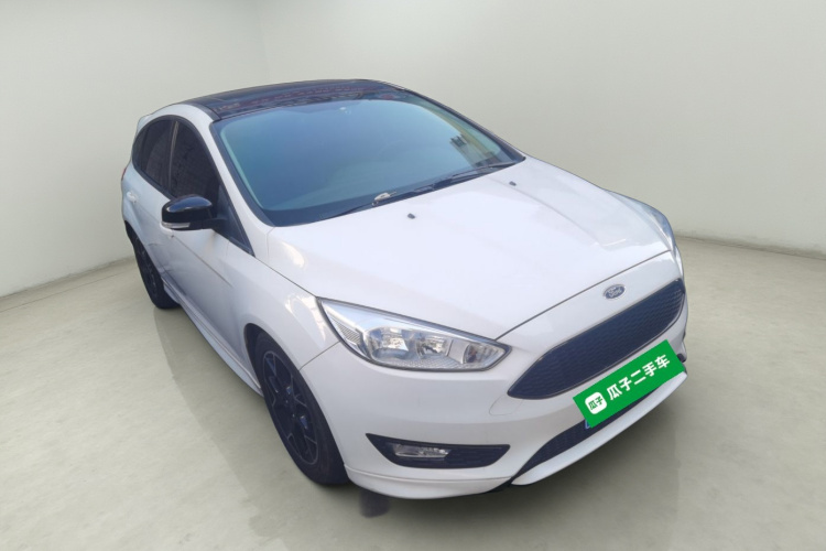 福特 福克斯 2017款 两厢 EcoBoost 180 自动精英型车身外观3