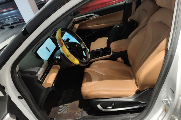 小鹏P5 2021款 460E中控内饰19