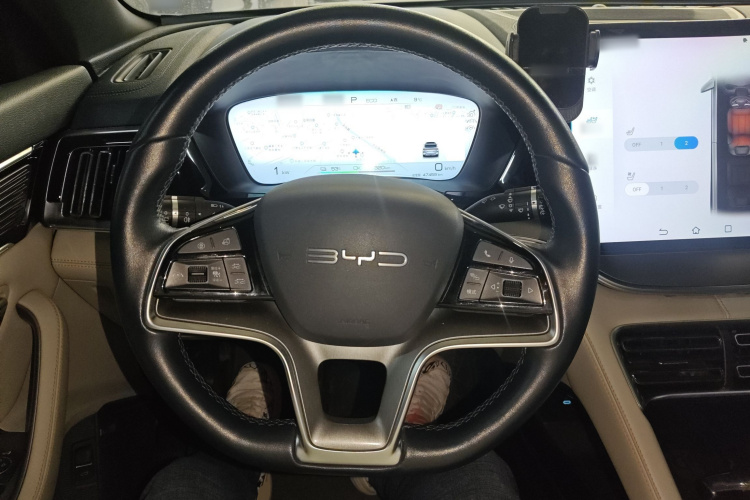 比亚迪 宋PLUS新能源 2023款 冠军版 EV 605KM 旗舰PLUS中控内饰13