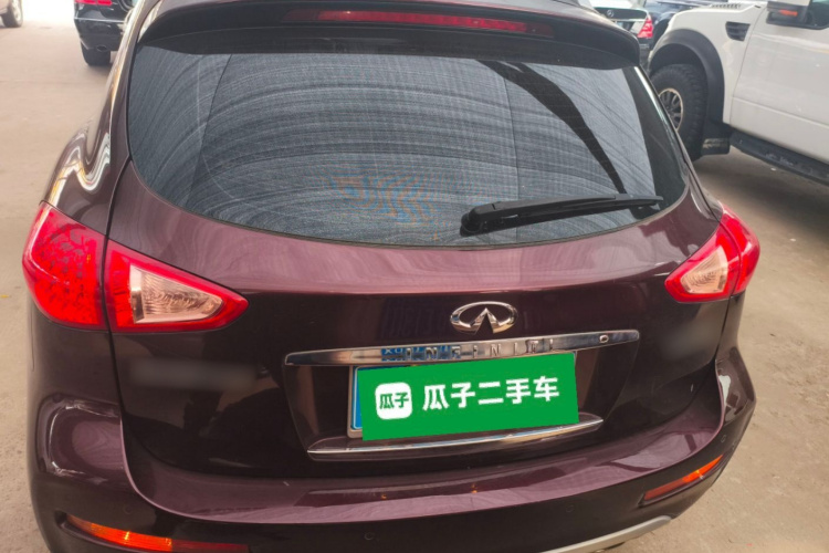 英菲尼迪QX50 2015款 2.5L 悦享版车身外观6