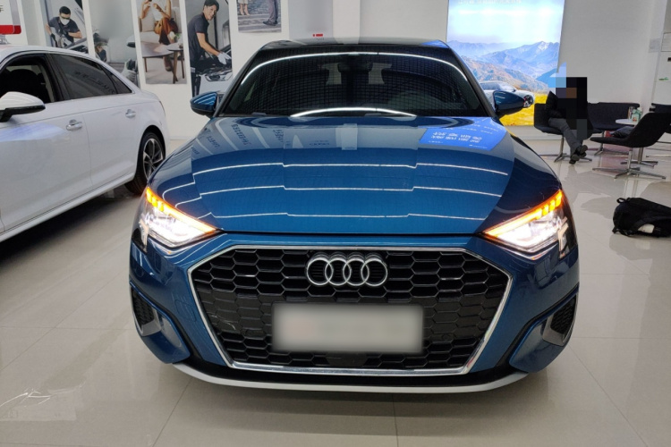 奥迪A3 2021款 Sportback 35 TFSI 时尚致雅型车身外观2