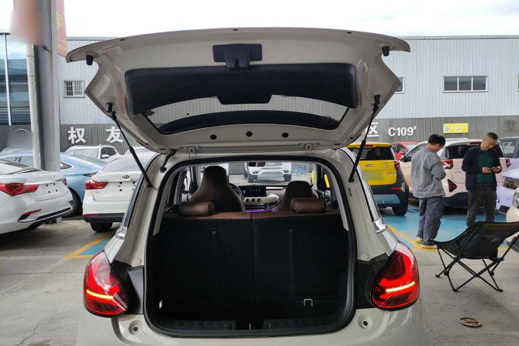 五菱汽车 五菱缤果 2023款 333km 灵犀互联+款局部细节23