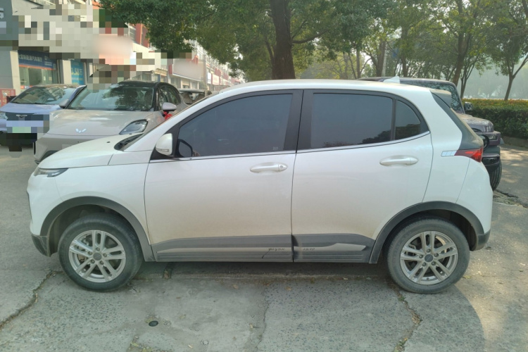 大运 悦虎 2022款 30.66kWh 两驱标准版车身外观4