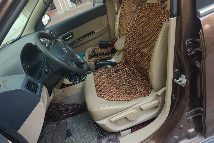 五菱汽车 五菱宏光 2014款 1.5L S自动豪华型中控内饰19