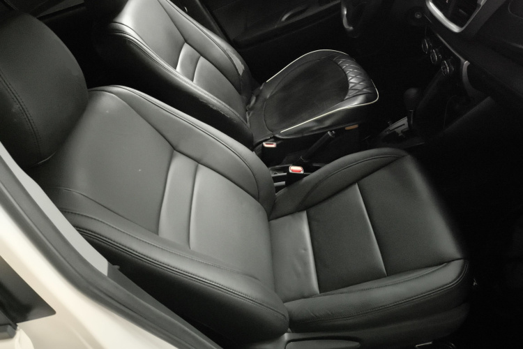 丰田 威驰FS 2017款 1.5L CVT锋驰版局部细节41