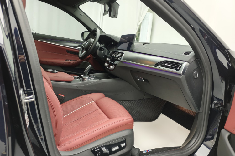 宝马5系新能源 2021款 535Le 先锋版M运动套装中控内饰7004