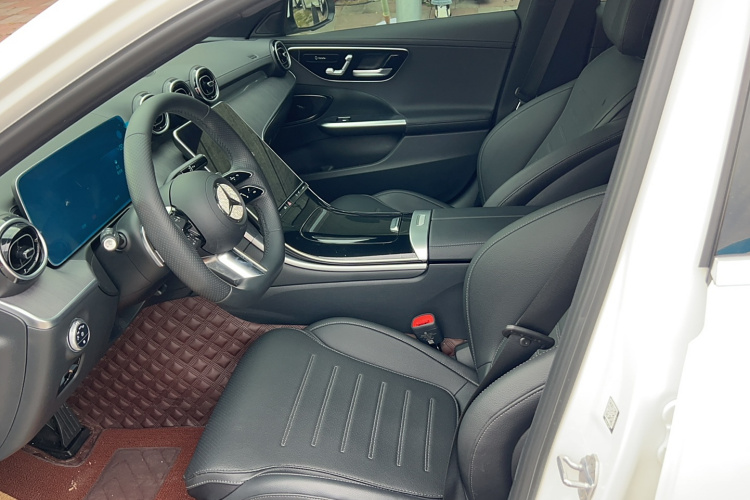 奔驰C级 2023款 C 200 L 运动版局部细节19