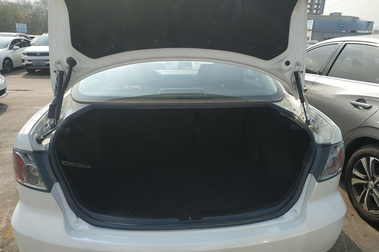 马自达6 2014款 2.0L 自动经典型局部细节23