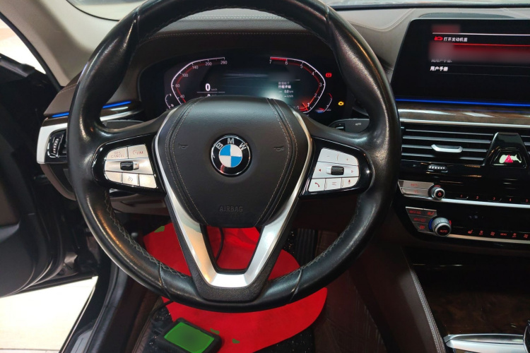 宝马5系 2020款 525Li 豪华套装中控内饰13