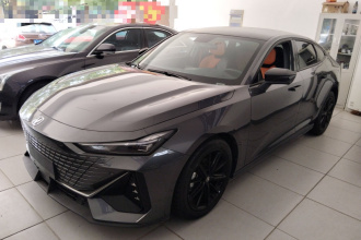 长安UNI-V 2022款 1.5T 尊贵型