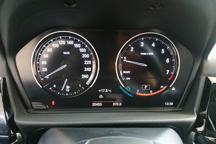 宝马1系 2021款 120i M运动版局部细节14