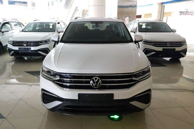 大众 途观L 2022款 330TSI 自动两驱舒享版车身外观2