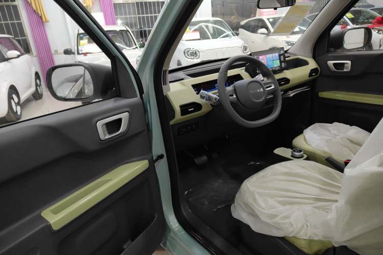 吉利银河 2024款 熊猫mini 200km 耐力熊中控内饰20