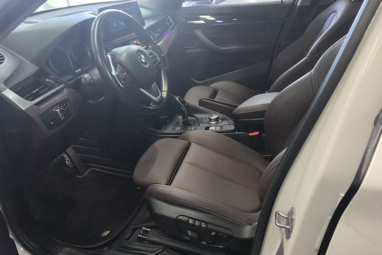 宝马X1 2020款 sDrive25Li 领先型中控内饰19