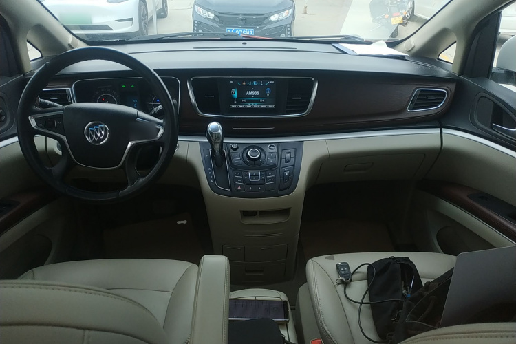 别克GL8 2018款 28T 豪华型 国VI中控内饰7002