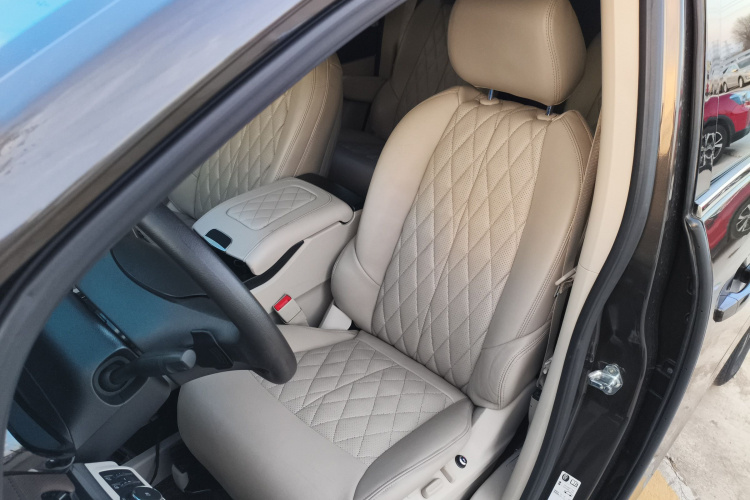 别克GL8 2021款 陆上公务舱 652T 舒适型中控内饰19