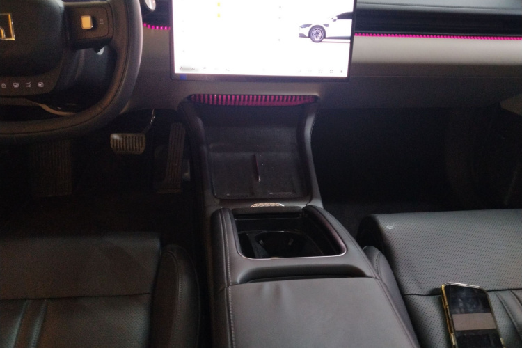 极氪007 2024款 四驱版 75kWh局部细节18