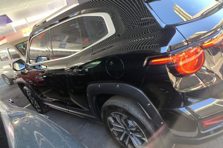 哈弗大狗 PLUS 2023款 2.0T 两驱潮野版Plus车身外观4