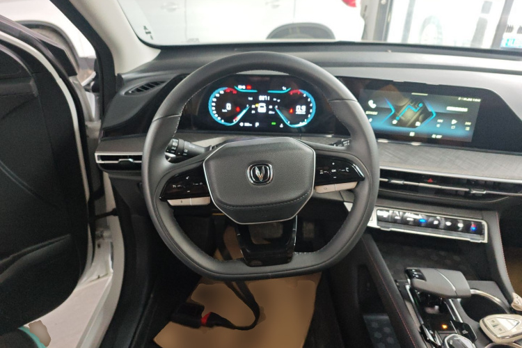 长安 逸动 2024款 PLUS 蓝鲸NE 1.4T GDI DCT高能版中控内饰13